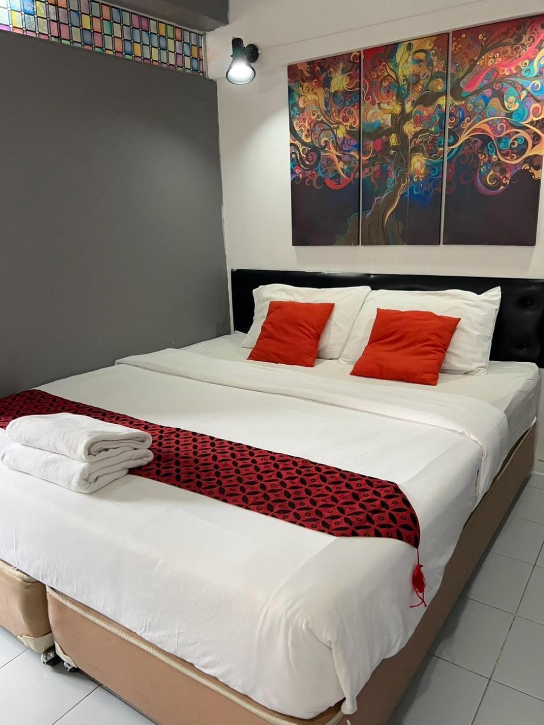 Khaosan Art - Sha Certified Hotel